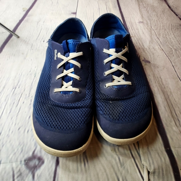 OluKai Other - Men's OluKai Sneakers, Size 10.5